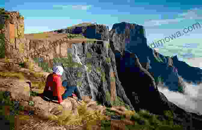 Hikers On The Tugela Gorge Hike Durban KwaZulu Natal: Includes The Battlefields Route And UKhahlabamba Drakensberg Park (Footprint Focus)